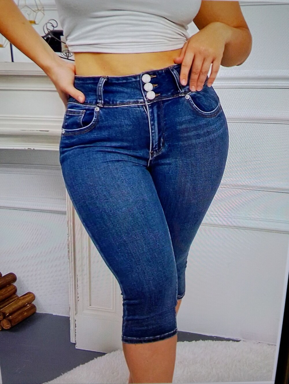 High-Rise Dark Blue Cropped Jeans with Triple Button Waist